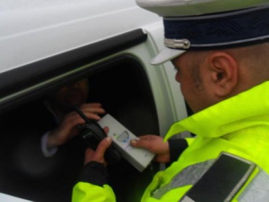 Doi minori, răniţi într-un accident rutier: şoferul era băut